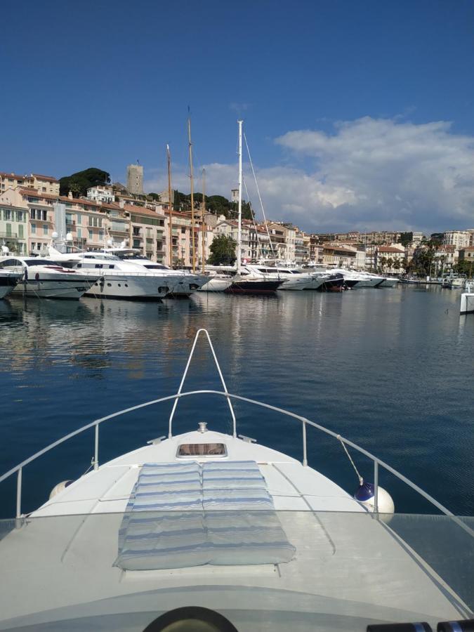 Ferretti 36 ' Bateau A Quai Vieux-Port Cannes Festival La Croisette Exterior photo
